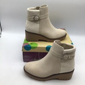 Soda Aeson-S Womens Beige Ankle Boots Ribbed Knit Lug Sole Booties Size 7 M NEW